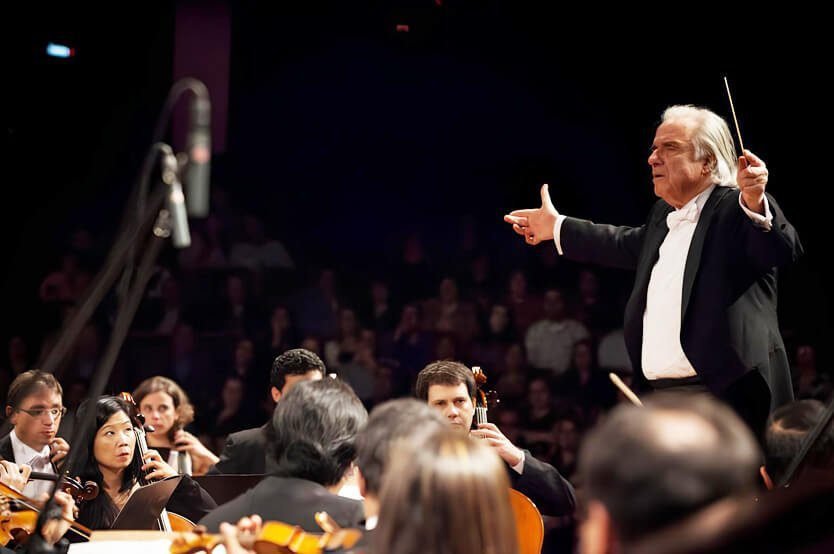 Projeto para a Turnê Octeto Bachiana e tenor. Desenvolvido pela Doble Cultura. Parceria com a Fundação Bachiana. Regência do maestro João Carlos Martins. Realizado por meio do ProAC/ICMS (SP). Patrocínio da Raízen.